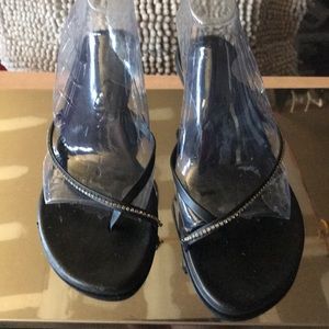 Kenneth Cole black sandals